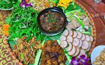 Thịt lợn cắp nách, đặc sản khó quên của Lào Cai