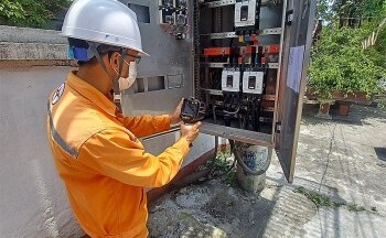 PC Ninh Bình chủ động nhiều giải pháp đảm bảo an toàn lưới điện trong mùa mưa bão