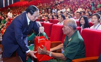 ''Đền ơn đáp nghĩa’': Nét đẹp văn hóa truyền thống của dân tộc