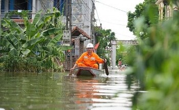 Hà Nội: Ưu tiên ổn định cuộc sống người dân sau mưa lũ