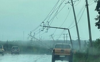 Hàng loạt sự cố lưới điện do mưa bão tại phía Nam, ngành điện đưa ra cảnh báo