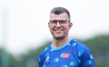 Khen U16 Việt Nam, HLV Cristiano Roland không quên 'nắn gân' các học trò