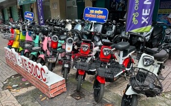Sôi động thị trường xe điện trước thềm năm học mới