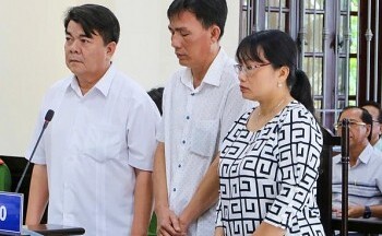Vụ Việt Á: Bất ngờ cựu Giám đốc CDC Hậu Giang cùng 2 thuộc cấp thoát án tù