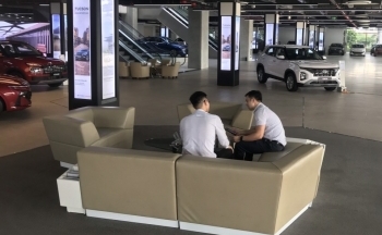 Người dân hứng khởi chọn mua ô tô sau khi lệ phí trước bạ giảm 50%