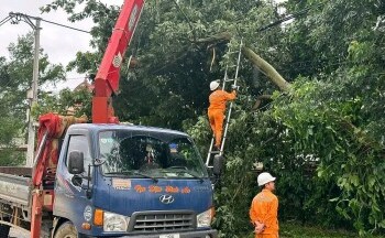 EVN nỗ lực cao nhất, sớm cấp điện trở lại