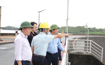 Đoàn Bộ Công Thương kiểm tra công tác vận hành xả lũ tại Thủy điện Thác Bà