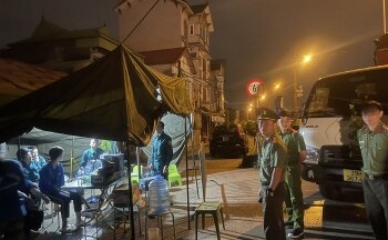 Hà Nội: Các chốt cửa khẩu… cấm dân qua lại để đảm bảo an toàn