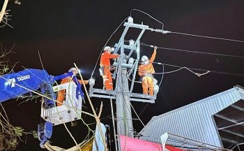 Đêm trắng của những người thợ điện ở Quảng Ninh