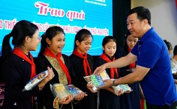 Vinamilk tổ chức nhiều hoạt động Trung thu cho trẻ em mọi miền