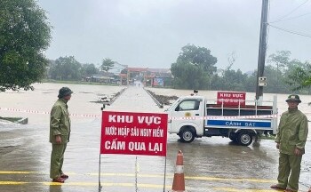 Hà Tĩnh: Nước sông Ngàn Phố vượt báo động 2, nhiều nơi ngập sâu