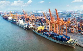 64 bến cảng Việt Nam được chấp thuận cho tiếp nhận tàu có trọng tải lớn hơn thiết kế