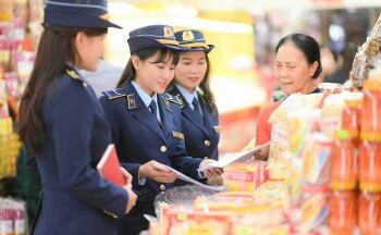 Quản lý thị trường Thừa Thiên Huế: Tăng cường kiểm tra thị trường hàng hoá mùa mưa bão
