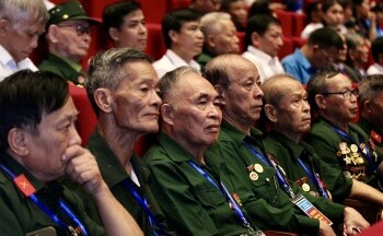 Dự kiến chi hơn 506 tỷ đồng tặng quà Tết Ất Tỵ 2025 cho người có công