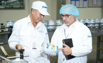 Vinamilk: 