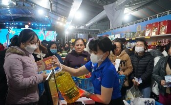 Đà Nẵng: Người lao động háo hức đi Chợ Tết Công đoàn