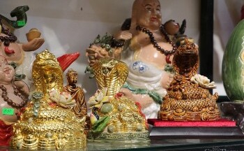 Ngắm linh vật rắn dát vàng 24k đang gây sốt thị trường