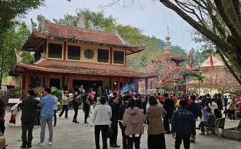 Đừng biến mùa lễ hội thành nơi 'chặt chém' du khách