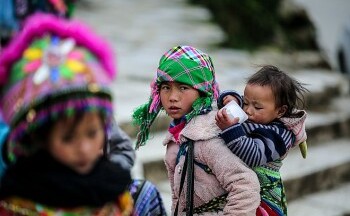 Trao sinh kế, xóa nạn trẻ em xin tiền du khách