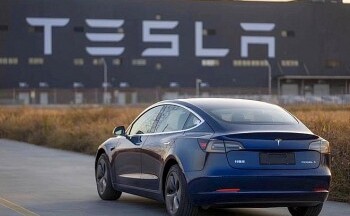 Doanh số Tesla 'lao dốc' vì CEO Elon Musk?