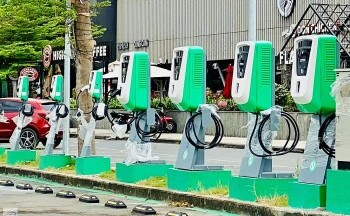 Trạm sạc điện liên tục mở rộng nhưng vẫn lo quy chuẩn, tiêu chuẩn