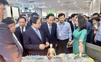 Tạo 'luồng xanh' cho khoa học, công nghệ nhưng không ‘buông lỏng’ quản lý