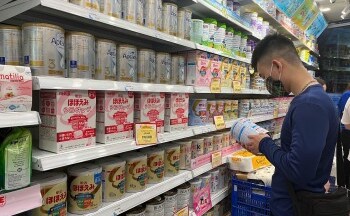 Sau vụ sữa giả: Cẩn trọng để giữ niềm tin, thị trường