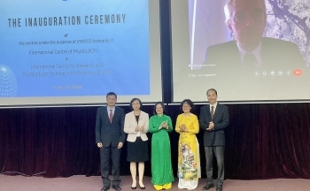 Việt Nam ra mắt 2 trung tâm khoa học do UNESCO bảo trợ