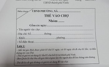 TP. Vinh lần đầu tiên phát thẻ đi chợ cho người dân