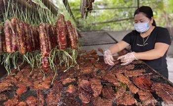 Đặc sản “gác bếp” vùng cao đắt hàng trong mùa Tết