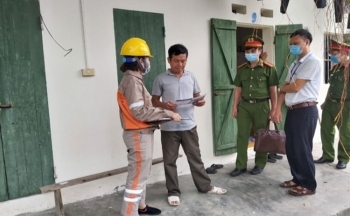 PC Hà Nam tuyên truyền bảo vệ hành lang an toàn lưới điện và sử dụng điện an toàn trong nhân dân