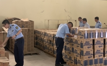 Thanh Hóa: Phát hiện cơ sở sản xuất phụ gia bảo vệ động cơ xe máy có dấu hiệu giả mạo xuất xứ