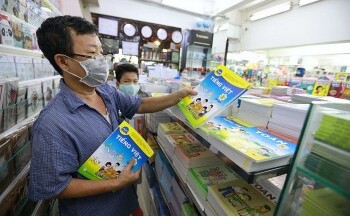 Thời điểm nào thích hợp để Bộ Giáo dục và Đào tạo biên soạn một bộ sách giáo khoa?