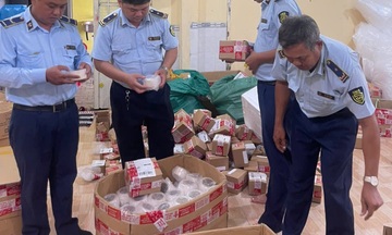 Kiên Giang: Đột kích cơ sở mỹ phẩm, thu giữ nhiều sản phẩm vi phạm