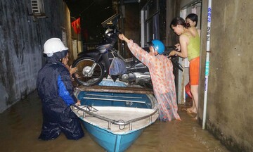 Bão số 1 giật cấp 13 trên Biển Đông, Đà Nẵng ngập nặng sau mưa lớn