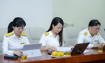 Tài khoản ngân hàng hộ kinh doanh: Có được dùng tên người khác?