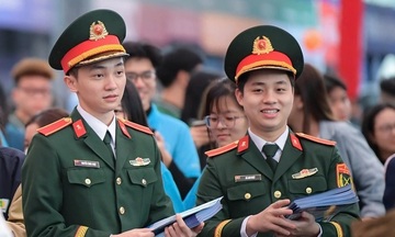 Cuộc đua vào trường quân đội nóng hơn bao giờ hết
