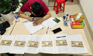 Hải quan bắt giữ 690 tờ mệnh giá 10.000 tiền Yên Nhật vận chuyển trái phép