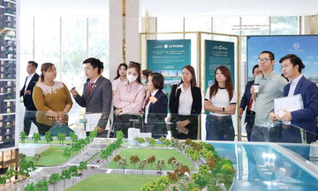 Khoảng cách ngày càng lớn giữa 'túi tiền' GenZ và giá nhà đô thị