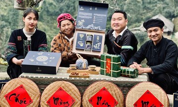 Cán bộ người Mông đưa đặc sản đồng bào vươn ra thế giới