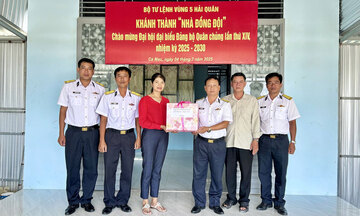 Bộ Tư lệnh Vùng 5 Hải quân bàn giao 4 căn 'Nhà đồng đội''