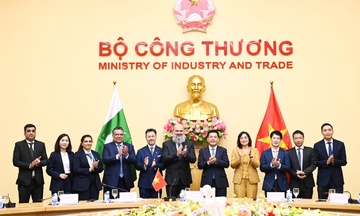 Bộ trưởng Nguyễn Hồng Diên hội đàm với Bộ trưởng Thương mại Pakistan