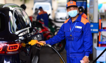 Giá xăng quay đầu giảm về dưới 20.000 đồng/lít