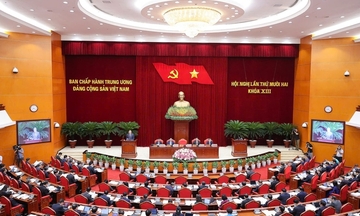 Tổng Bí thư: Toàn hệ thống đang chuyển từ “vừa chạy vừa xếp hàng” sang “hàng thẳng, lối thông, đồng lòng cùng tiến”