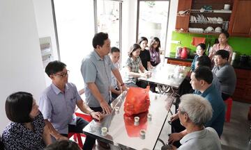 Hà Nội: Thăm hỏi các gia đình có người tử nạn vụ lật tàu ở Quảng Ninh