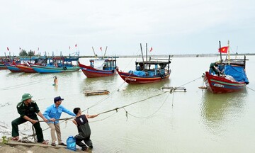 Hà Tĩnh: Gần 4.000 tàu thuyền vào neo đậu, tránh trú bão số 3