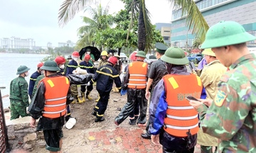 Quảng Ninh: Tìm thấy nạn nhân gần khu vực tàu gặp nạn trên vịnh Hạ Long