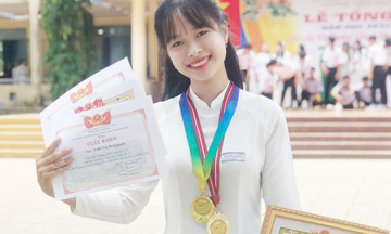 Gần 29 điểm, nữ sinh Đắk Lắk tự tin nộp hồ sơ vào Học viện Quân y