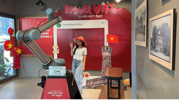 Lạ mắt quán cà phê robot: Khi công nghệ trở thành nhân viên dịch vụ