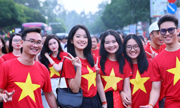 Đồng Nai rực sắc đỏ sao vàng trong ngày hội 'Cùng Việt Nam tiến bước'